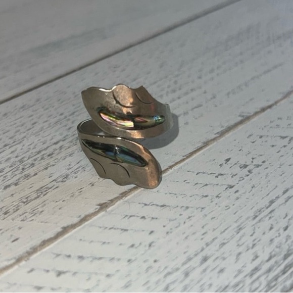 Vintage Abalone Shell Ring Size 9 - Picture 4 of 4